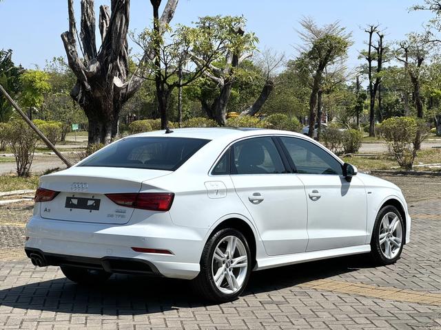 Audi A3 2019 thumb 10