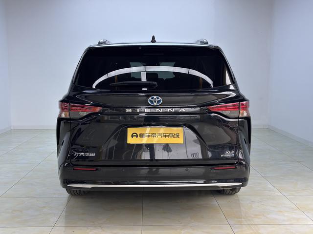 Toyota Sienna 2023 thumb 3