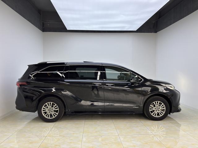 Toyota Sienna 2023 thumb 5