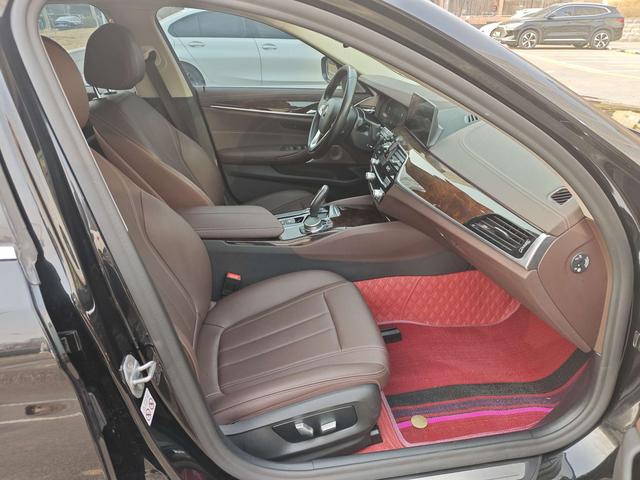 BMW 5 серии 2020 thumb 11