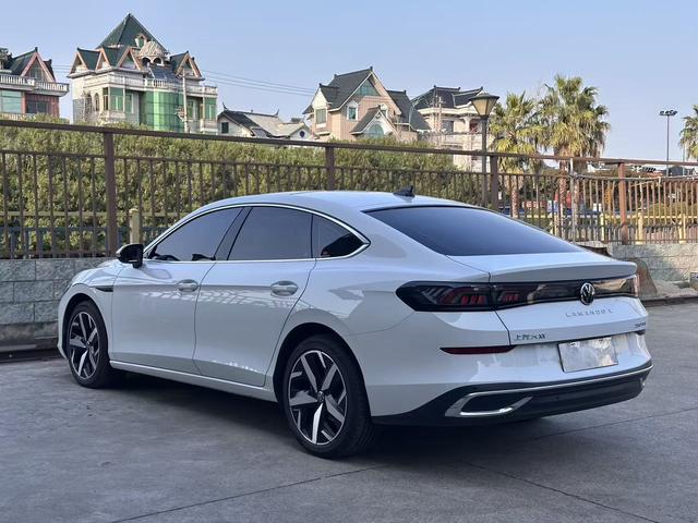 Volkswagen Lamando 2024 thumb 4