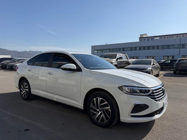 Volkswagen Lavida XR 2023 thumb 2