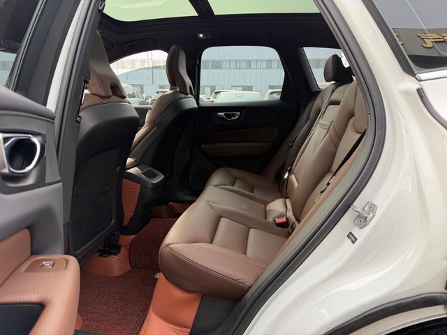 Volvo XC60 2021 thumb 2