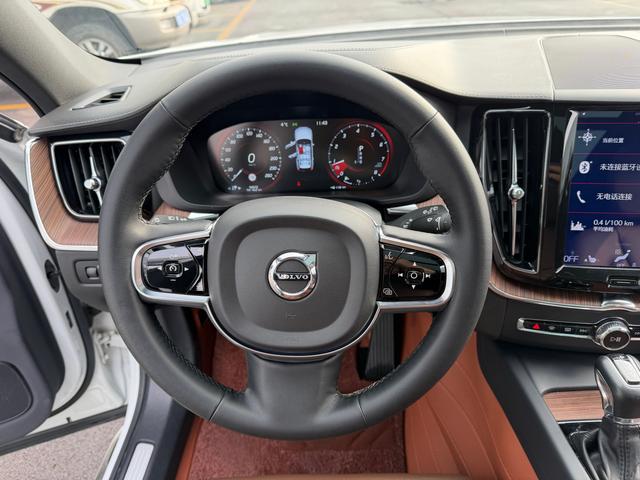 Volvo XC60 2021 thumb 4