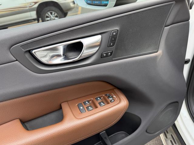 Volvo XC60 2021 thumb 5