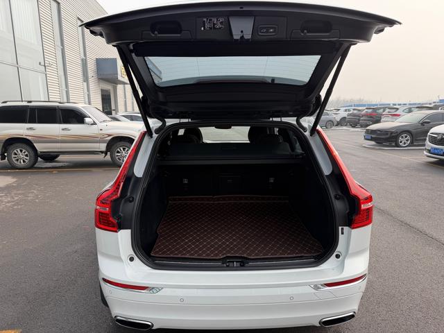 Volvo XC60 2021 thumb 9
