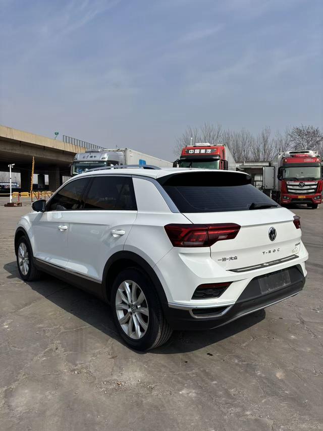 Volkswagen T-Roc 2019 thumb 2