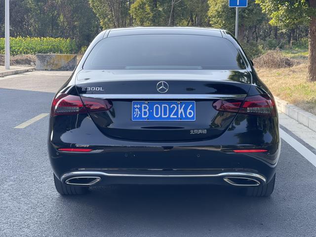 Mercedes-Benz E-Class 2023 thumb 2