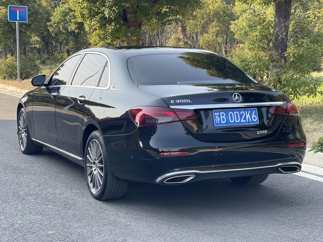 Mercedes-Benz E-Class 2023 thumb 3