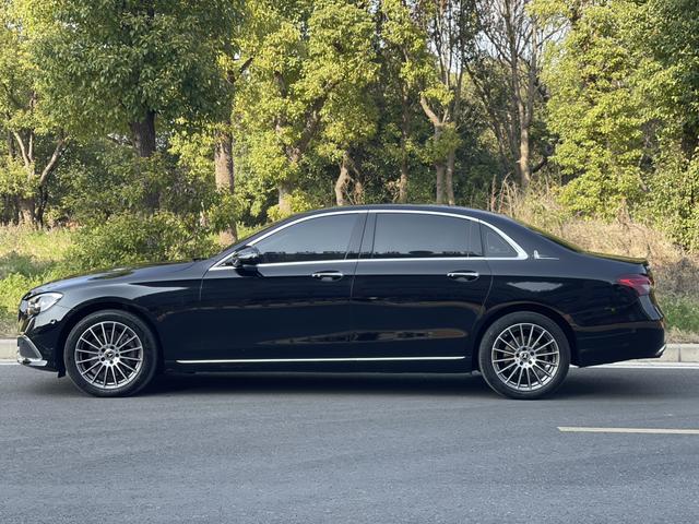 Mercedes-Benz E-Class 2023 thumb 4