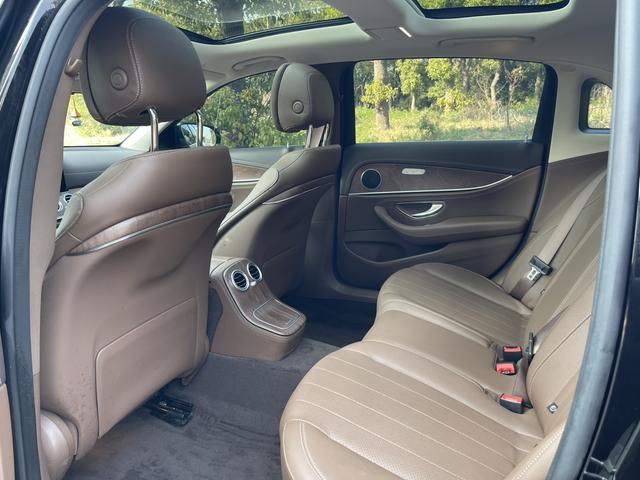 Mercedes-Benz E-Class 2023 thumb 7