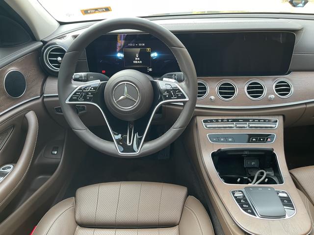 Mercedes-Benz E-Class 2023 thumb 9