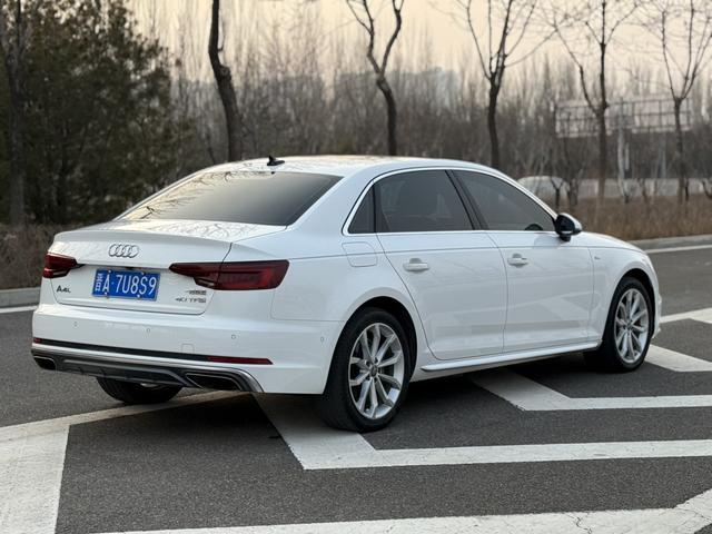 Audi A4 2019 thumb 3