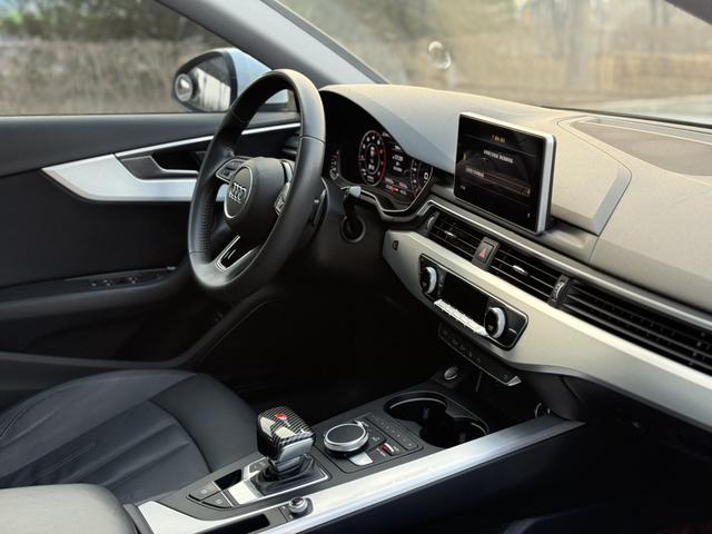 Audi A4 2019 thumb 5