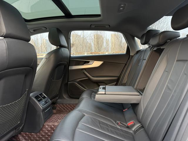 Audi A4 2019 thumb 8