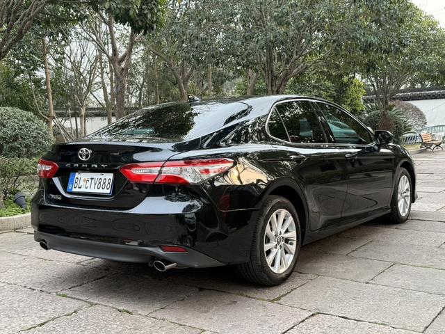 Toyota Camry 2022 thumb 3