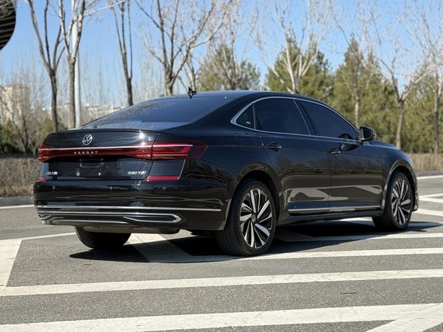 Volkswagen Passat 2023 thumb 3
