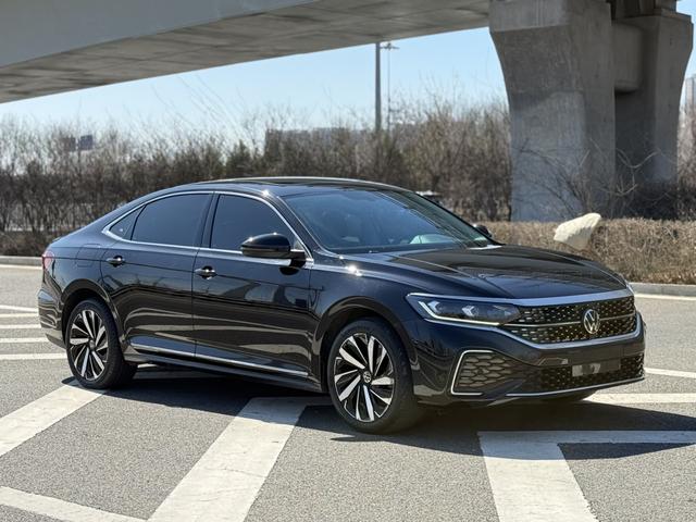 Volkswagen Passat 2023 thumb 4