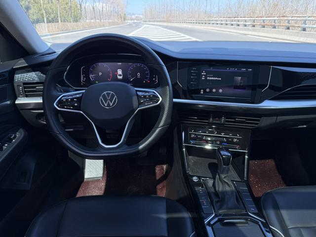 Volkswagen Passat 2023 thumb 9