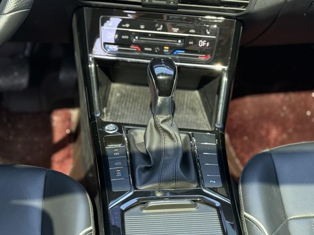 Volkswagen Passat 2023 thumb 12