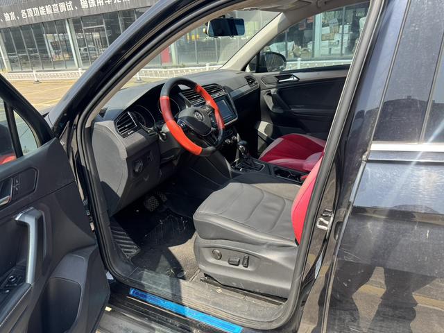 Volkswagen Tiguan 2019 thumb 4