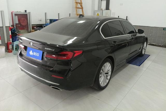 BMW 5 серии 2022 thumb 6