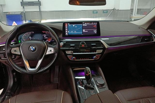 BMW 5 серии 2022 thumb 11