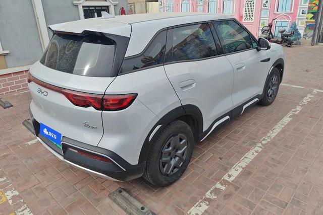 BYD Yuan 2024 thumb 6