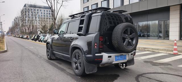 Land Rover Defender 2021 thumb 3