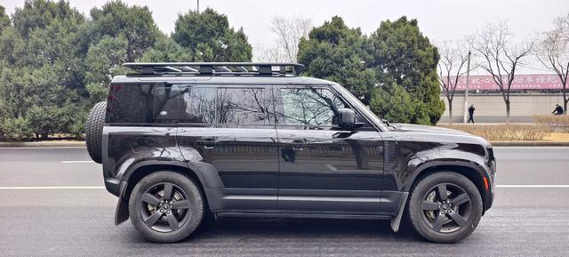 Land Rover Defender 2021 thumb 4