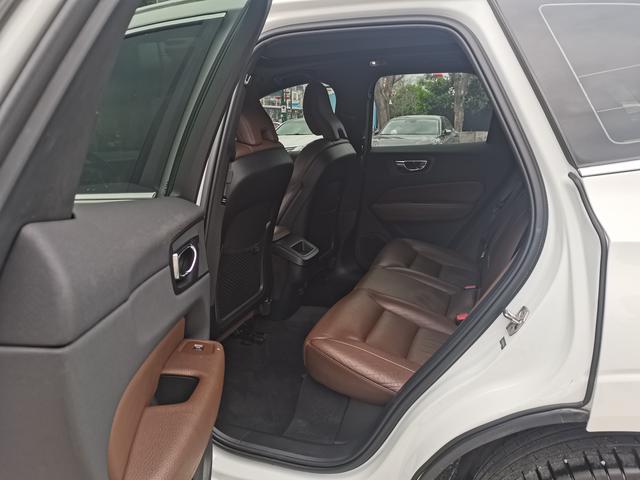 Volvo XC60 2020 thumb 3