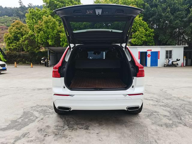 Volvo XC60 2020 thumb 7