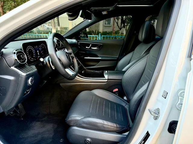 Mercedes-Benz C-Class 2023 thumb 3