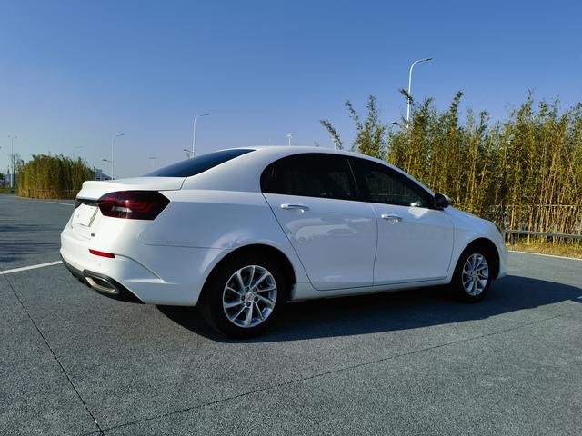 Geely Emgrand 2020 thumb 5
