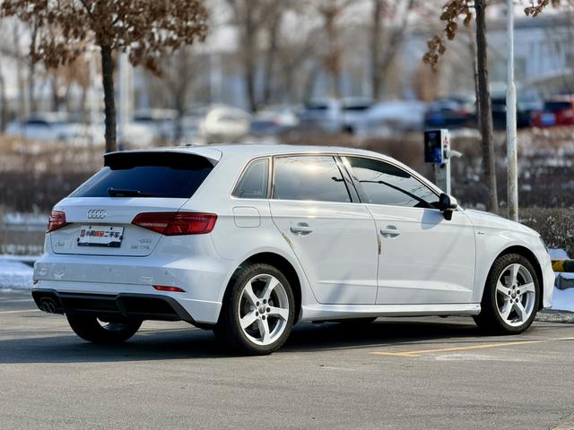 Audi A3 2020 thumb 3