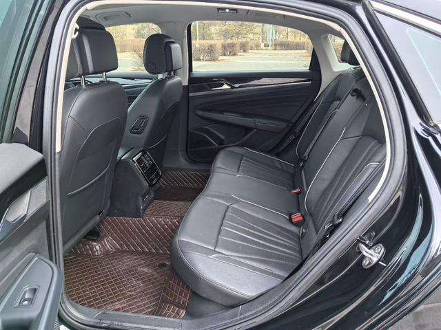 Volkswagen Passat 2023 thumb 4