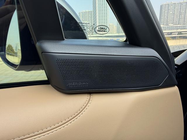 Land Rover Range Rover 2025 thumb 10