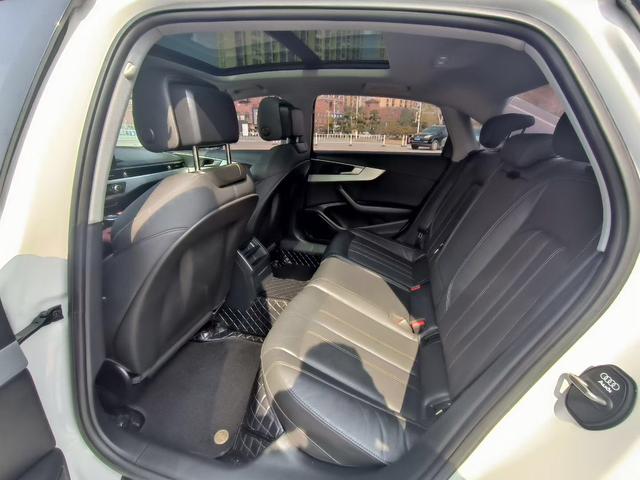 Audi A4 2020 thumb 3