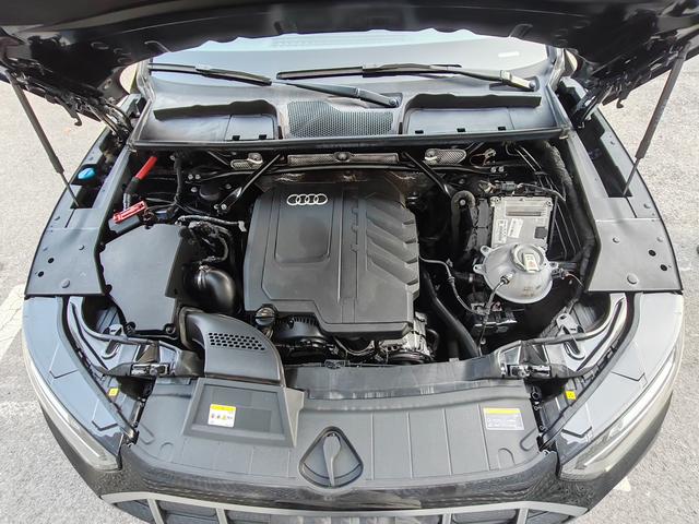 Audi Q5 2024 thumb 6