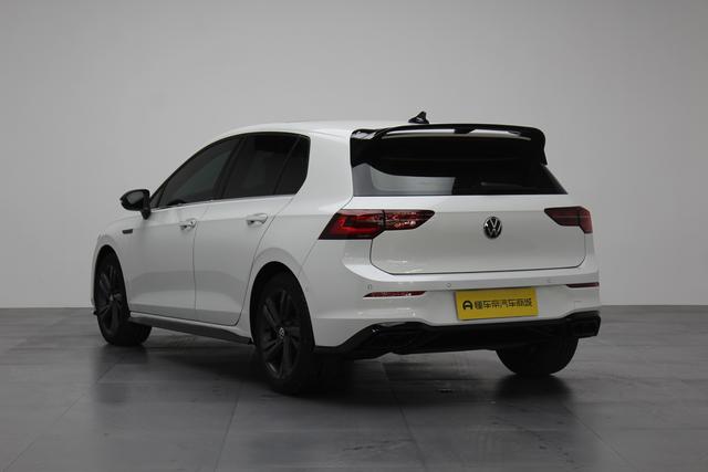 Volkswagen Golf 2023 thumb 2