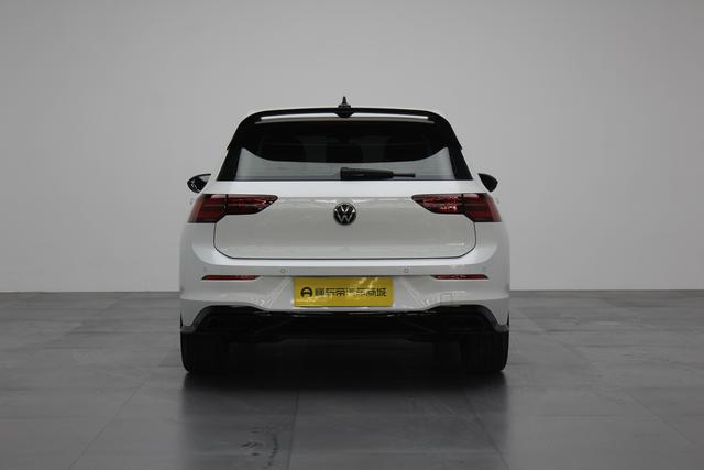 Volkswagen Golf 2023 thumb 3