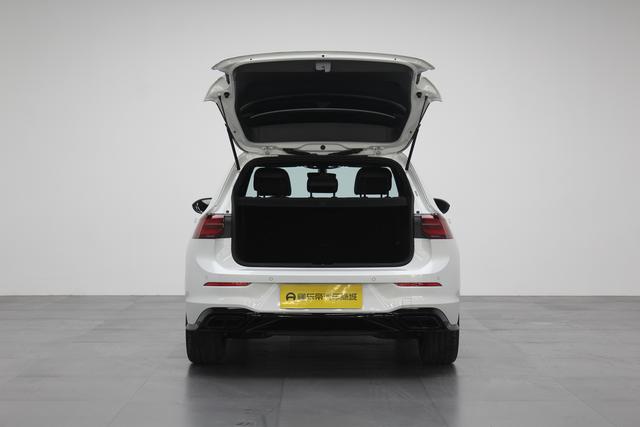 Volkswagen Golf 2023 thumb 12