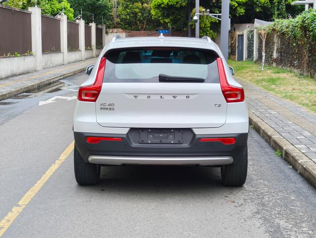 Volvo XC40 2021 thumb 2