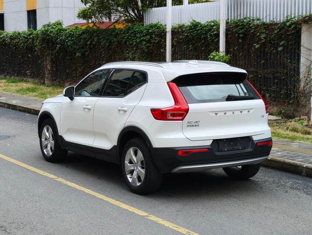Volvo XC40 2021 thumb 3
