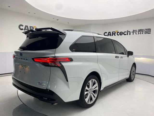 Toyota Sienna 2024 thumb 2