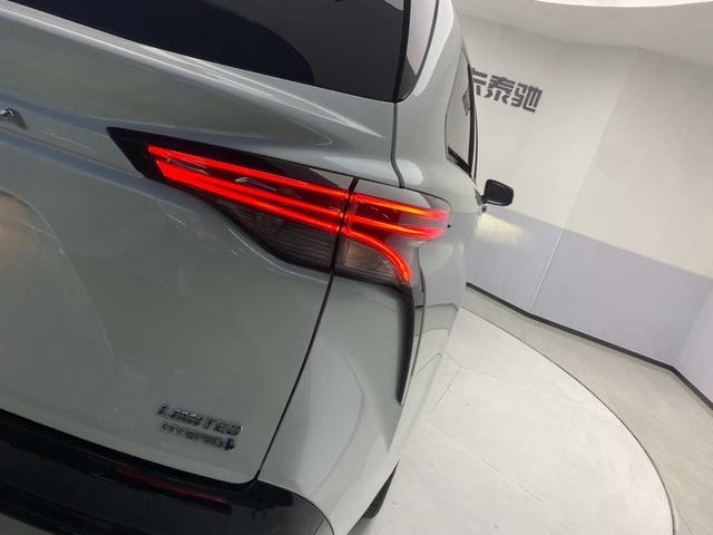 Toyota Sienna 2024 thumb 7