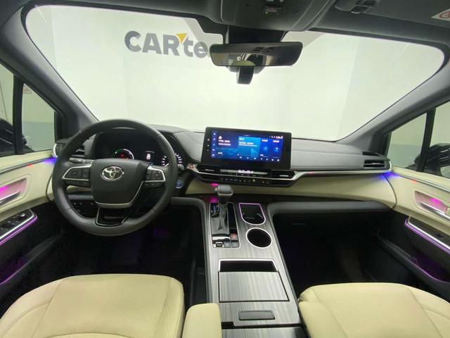 Toyota Sienna 2024 thumb 10