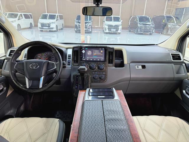 Toyota HiAce 2022 thumb 4