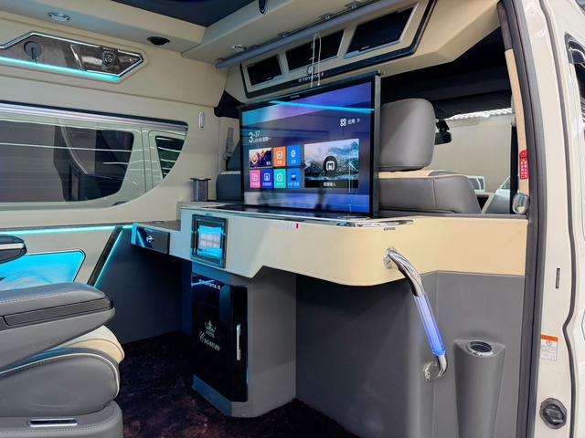 Toyota HiAce 2022 thumb 9