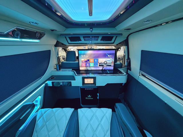 Toyota HiAce 2022 thumb 10